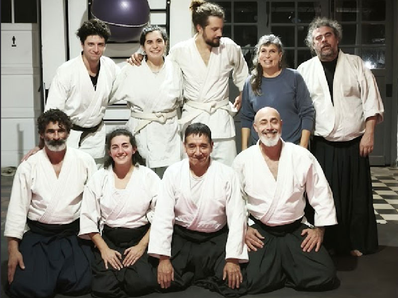 Trabajo de ukemi en clase de Aikido